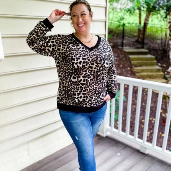 Leopard print shop v neck sweater